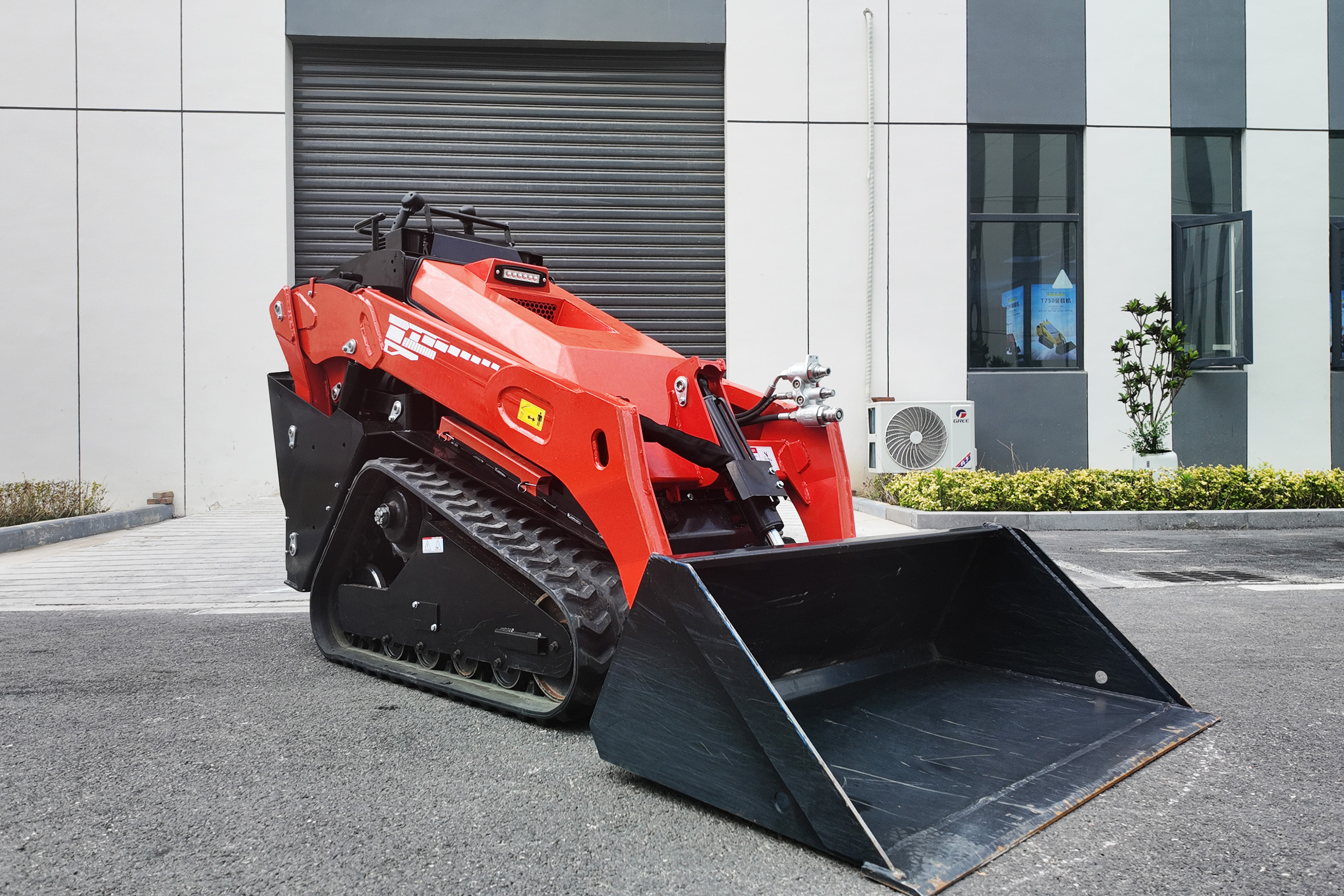 Chargeuse compacte V1000